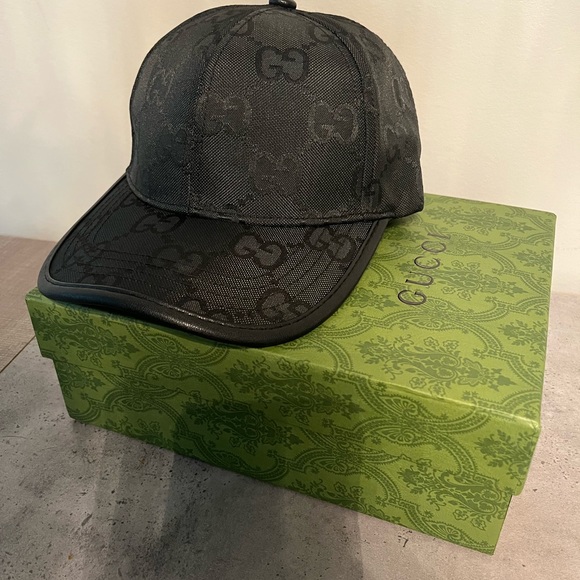 SOLD Black Gucci hat - Picture 1 of 4